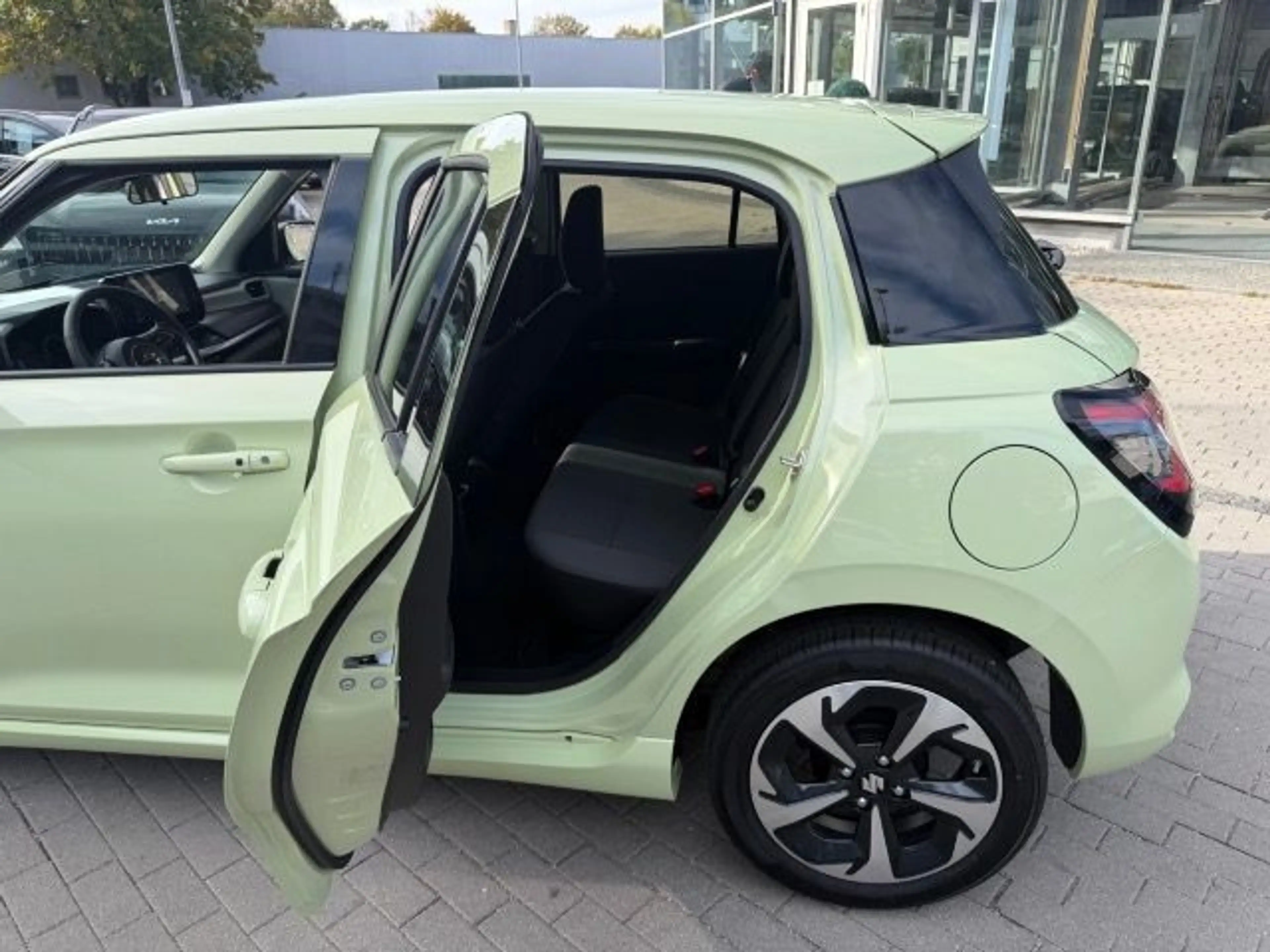 Suzuki Swift SWIFT COMFORT+ HYBRID — photo 21