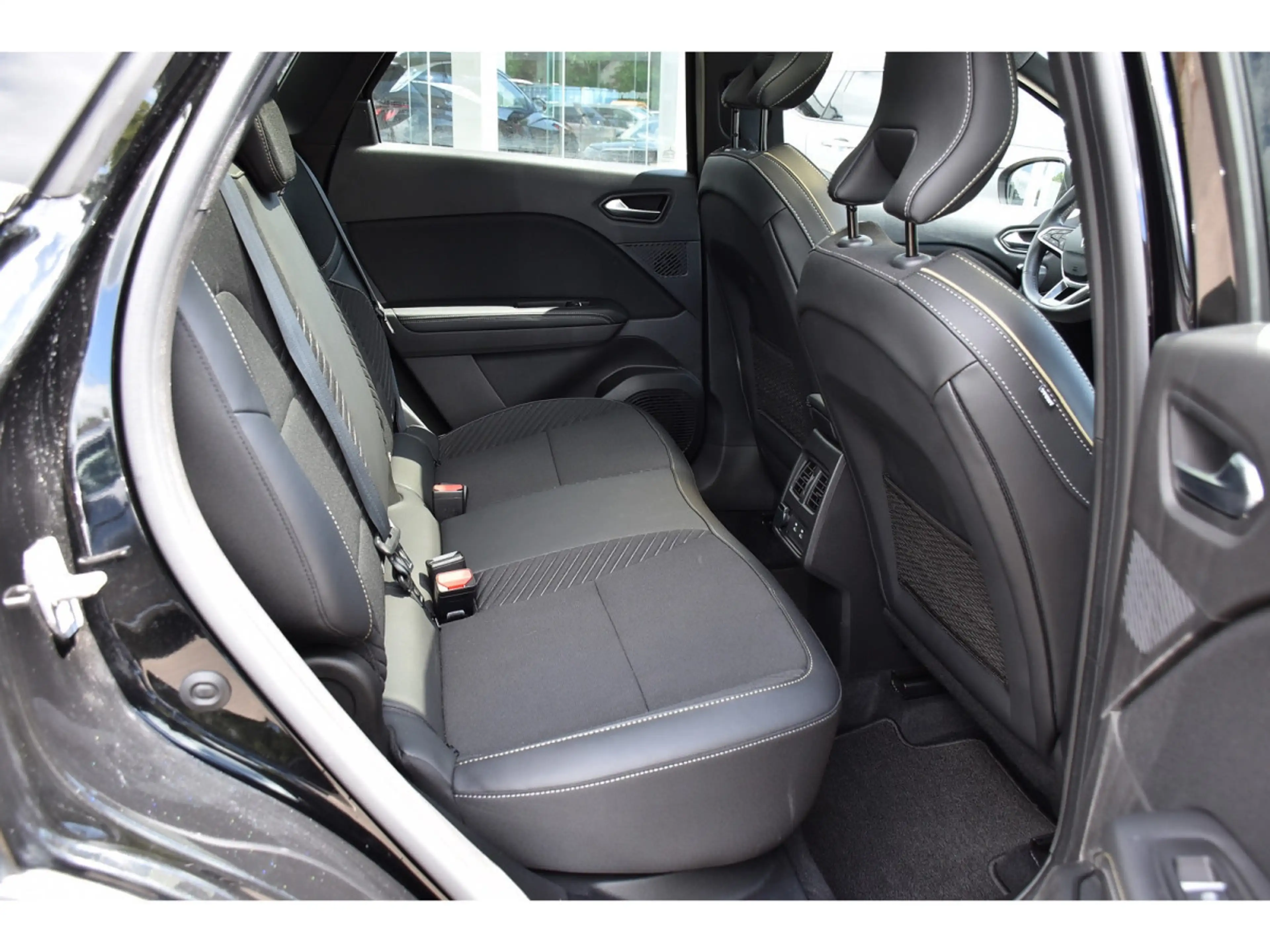 Renault Symbioz 1.6 E-TECH HEV Iconic EDC PANO HARMAN CAM360 1° M. — photo 8