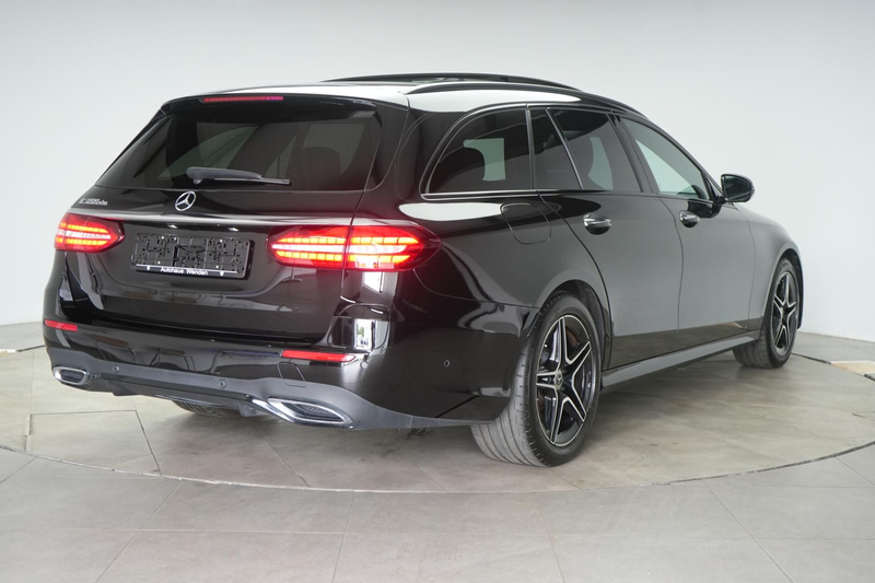 Mercedes-Benz E 300 de T 9G-Tronic  AMG Line AHK/Leder/HUD — photo 4