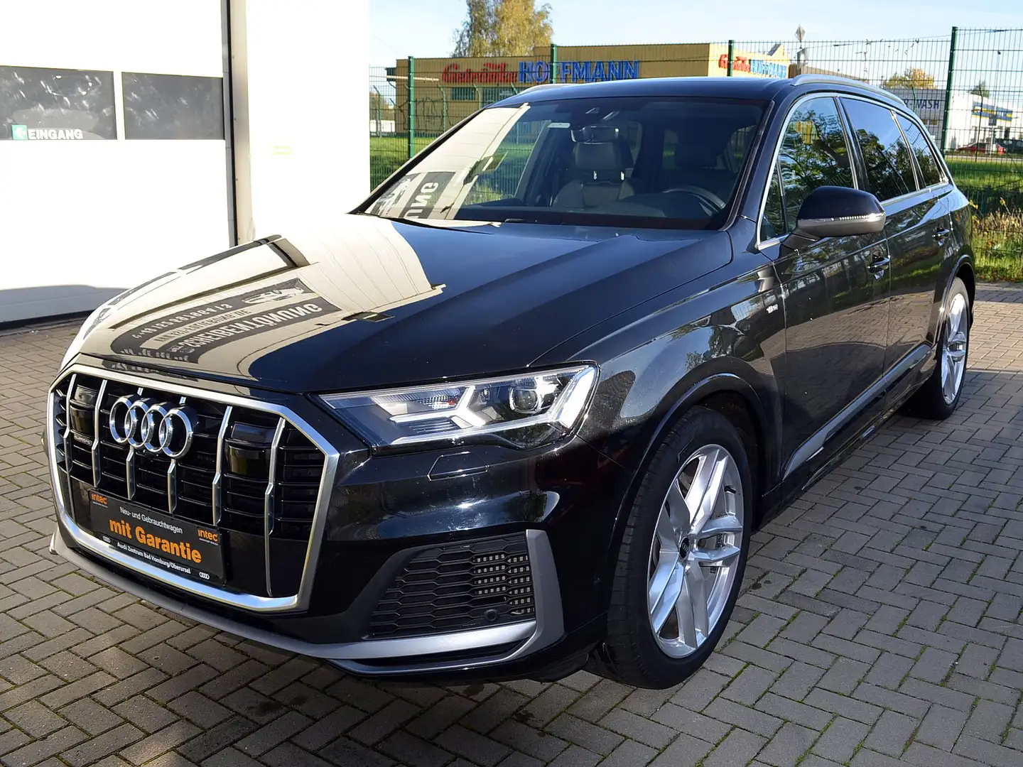 Audi Q7 55 TFSI quattro S line Schwarz - 1
