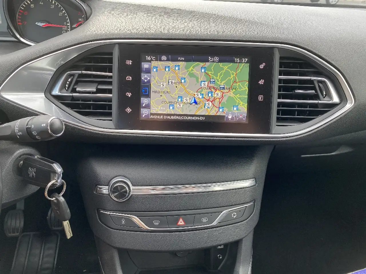 Peugeot 308 308 — photo 3