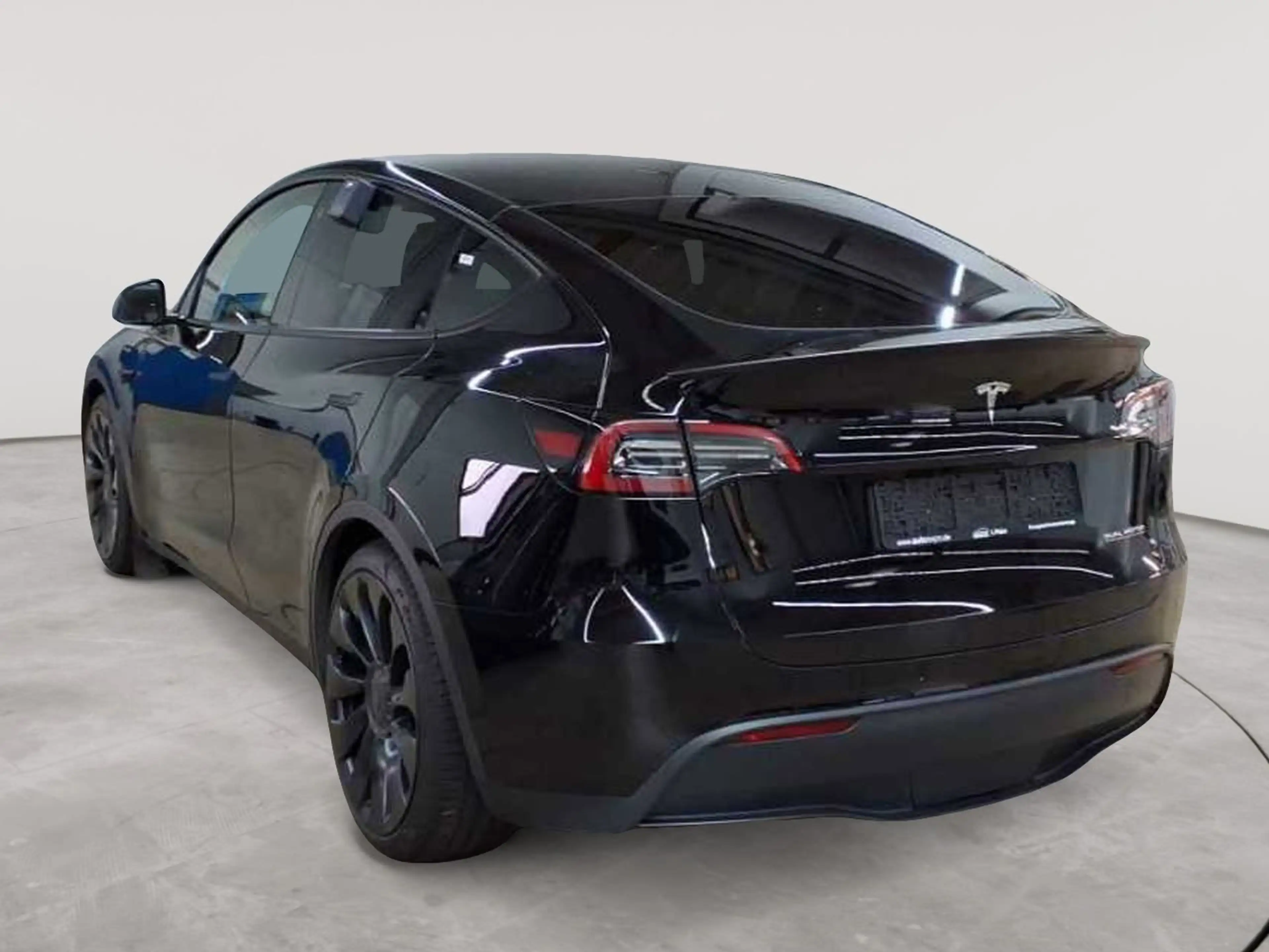 Tesla Model Y Performance Dual Motor AWD — photo 5