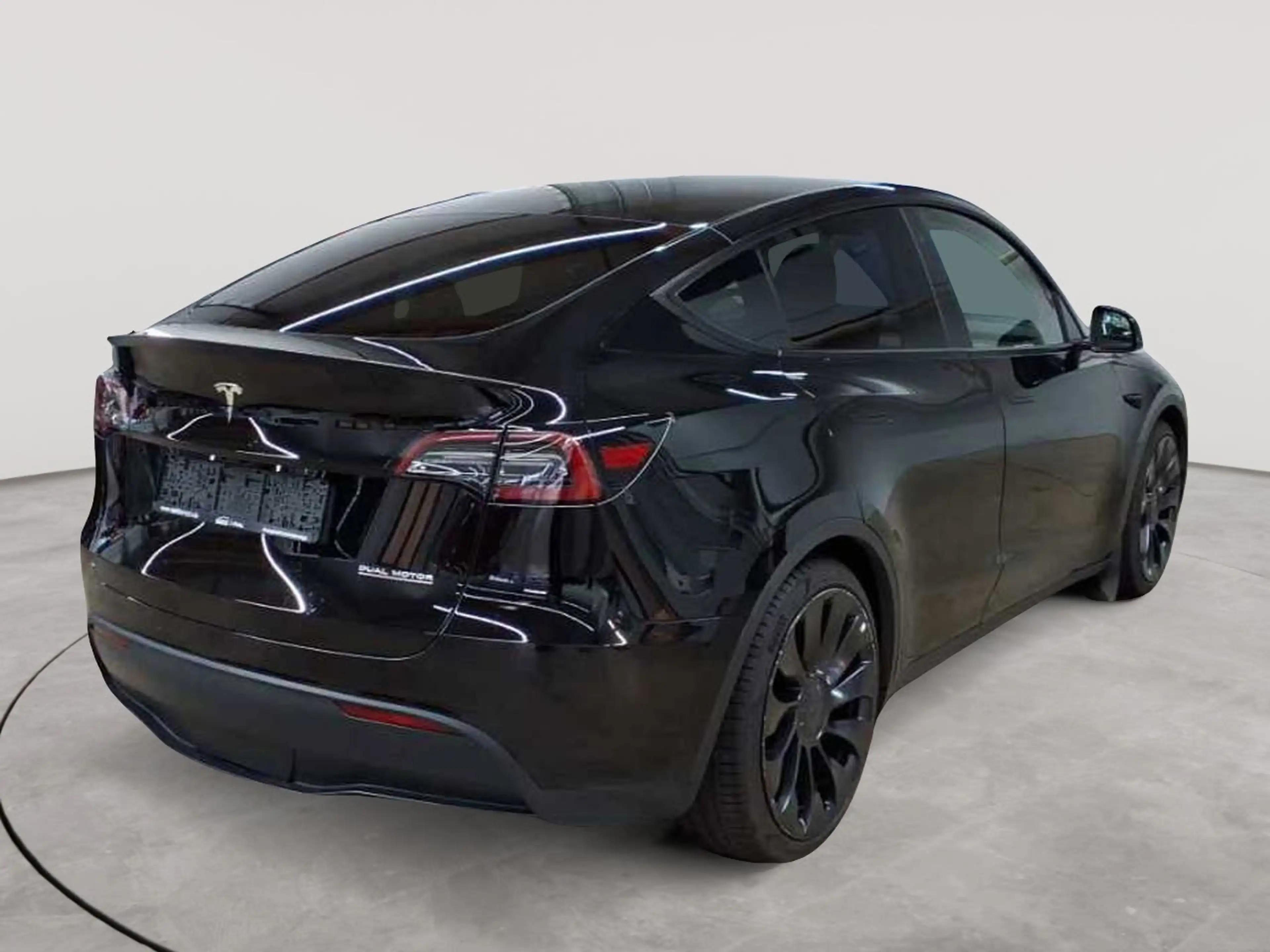 Tesla Model Y Performance Dual Motor AWD — photo 4