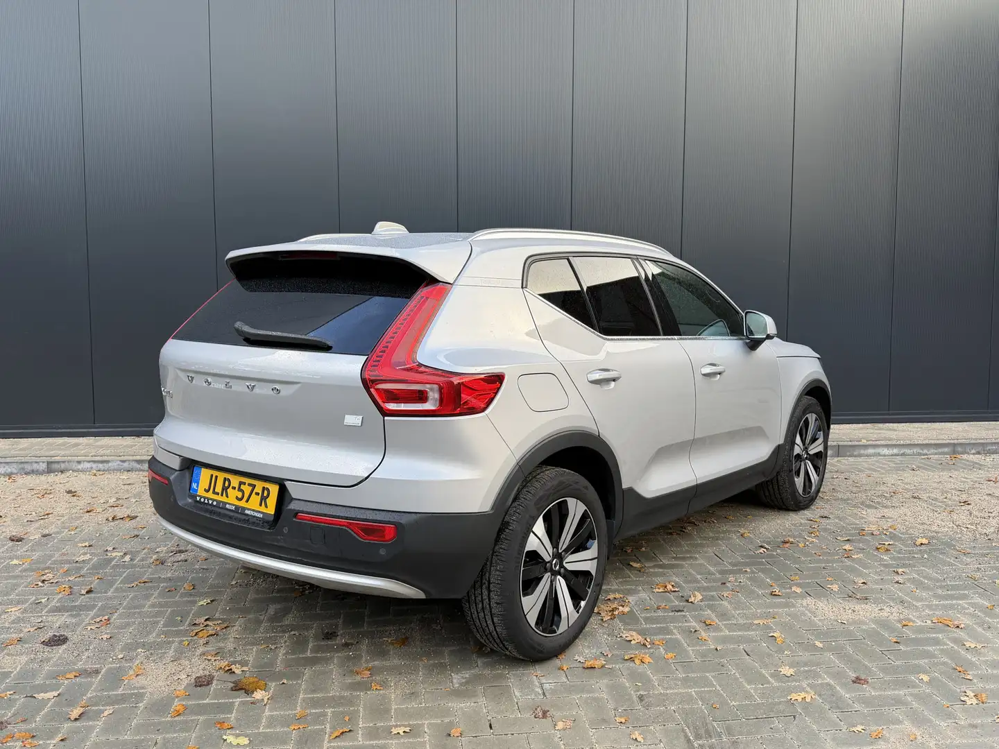 Volvo XC40 1.5 T4 Plug-in hybrid Core Bright 19 inch | Camera Grau - 2