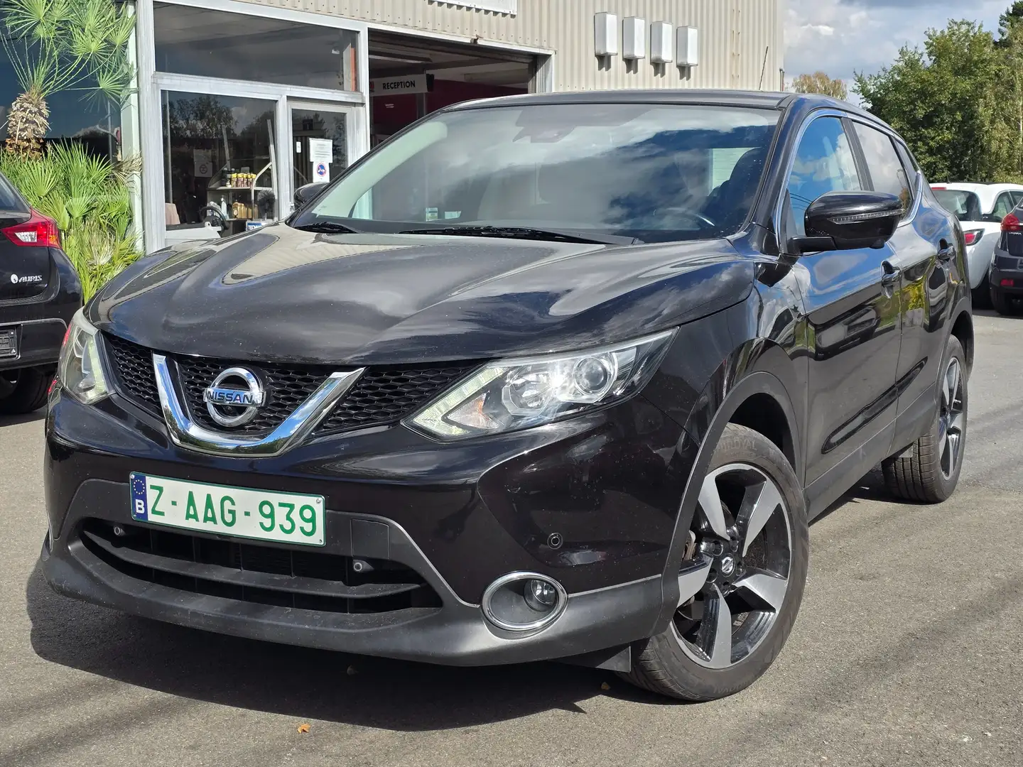 Nissan Qashqai Qashqai 1.2 DIG-T 2WD Business Edition Zwart - 2