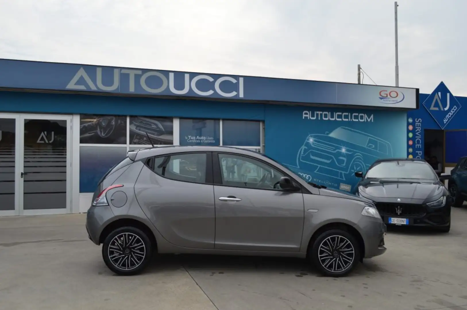 Lancia Ypsilon 1.0 FireFly 5 porte S&S Hybrid Silver Gris - 2