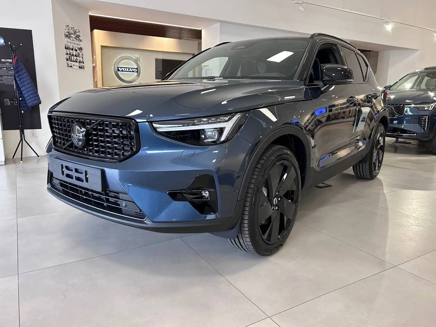 Volvo XC40 XC40 2.0 b3 Ultra Black Edition auto Azul - 1