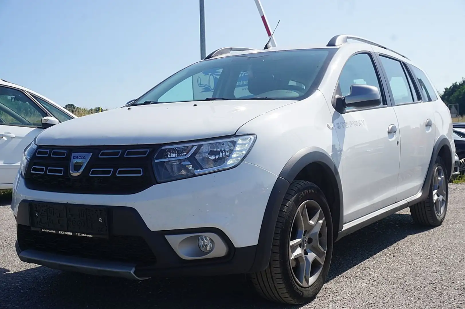 Dacia Logan MCV Stepway TCe 90 S&S Weiß - 2