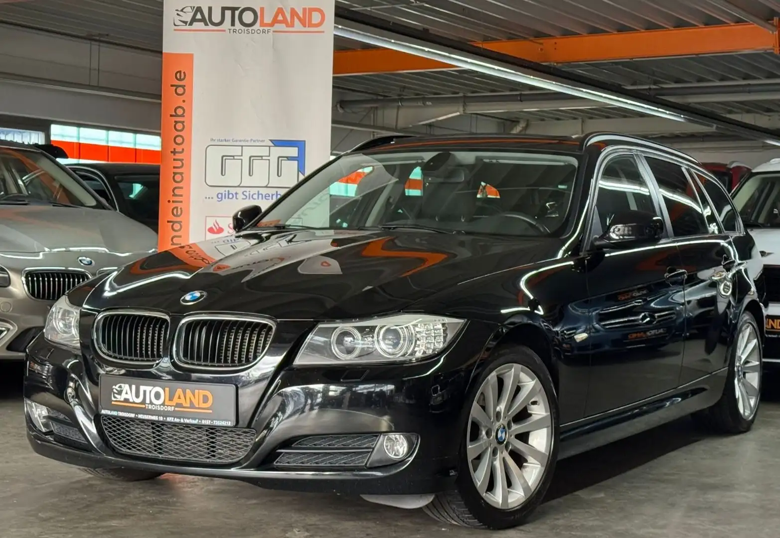 BMW 318 i*2.HAND*PANO*NAVI*BI-XENON*TEMPO*PDC*MFL* Noir - 2