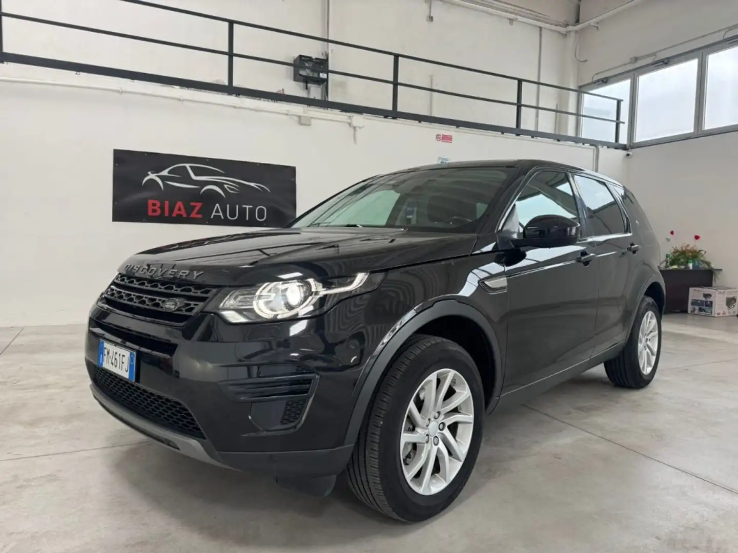Land Rover Discovery Sport 2.0 TD4 150 CV Dark Edition Negro - 1