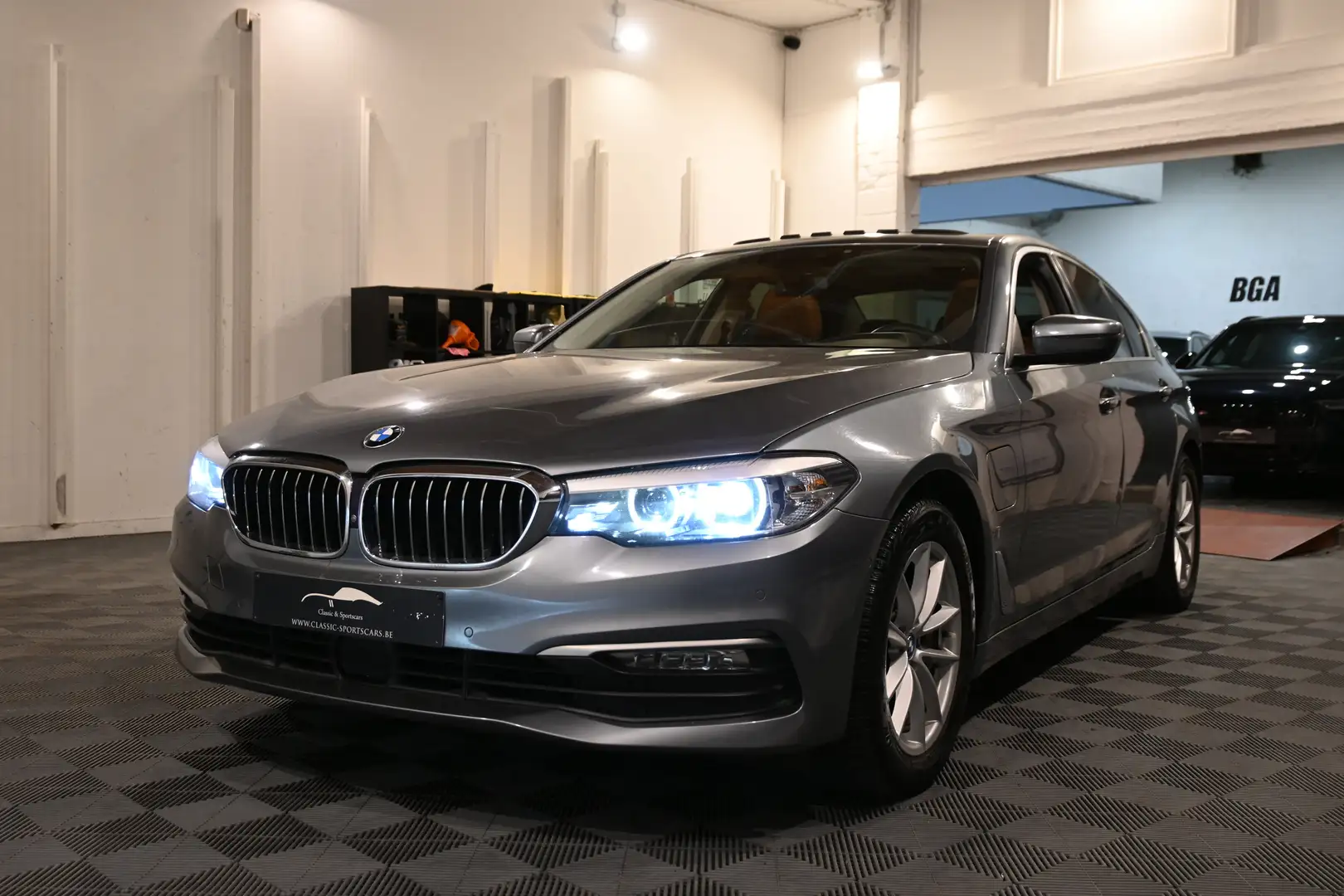 BMW 530 530eA PHEV/ DISTRONIC / CAMERA 360 / FULL OPTIONS Grau - 2