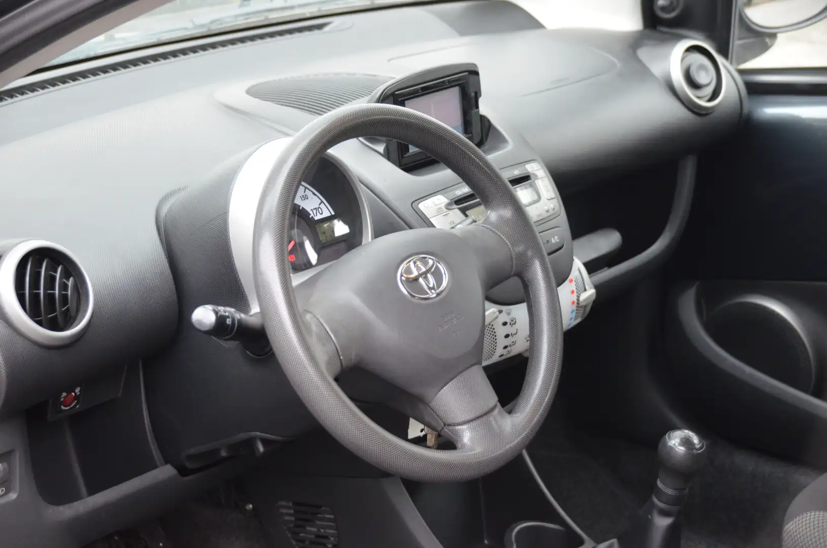 Toyota Aygo Cool Go/ Navi /Klima /TÜV Neu Grau - 2