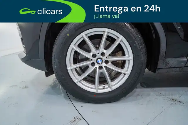 BMW X4 view 11