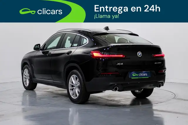BMW X4 view 9