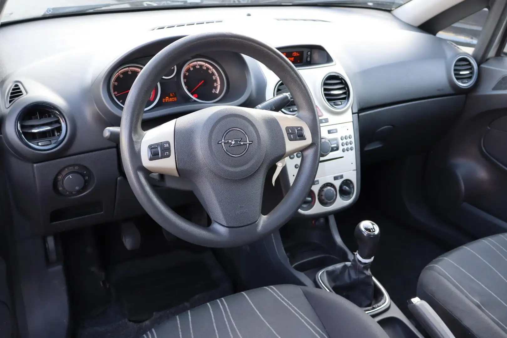 Opel Corsa 1.4-16V Enjoy Airco, Elektrische ramen, APK tot 17 Grau - 2