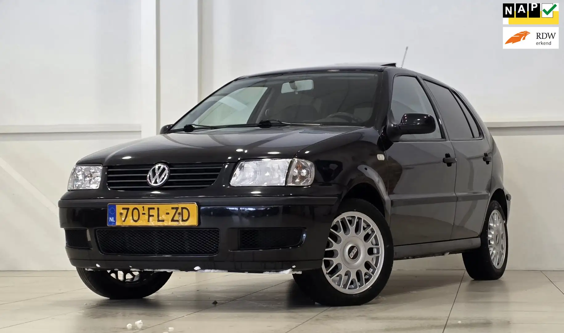 Volkswagen Polo 1.4i Trendline Navigatie Schuif kanteldak Mooi! Ga Schwarz - 1