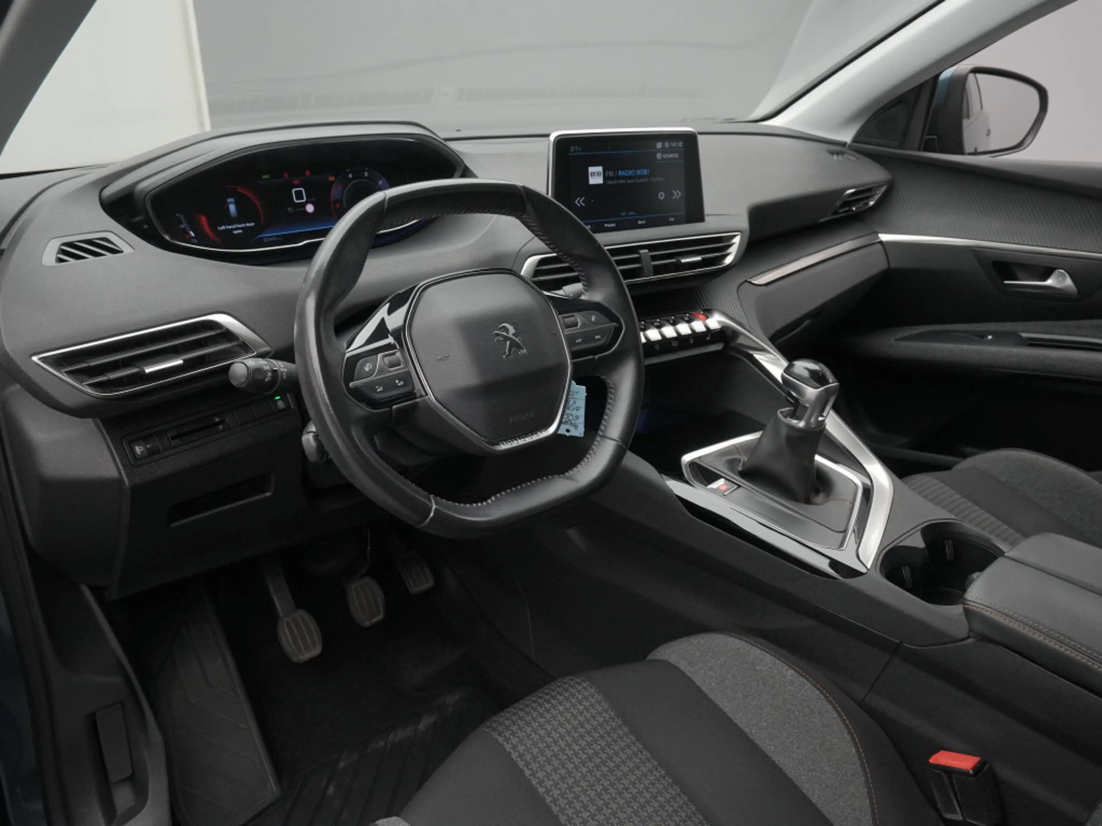 Peugeot 5008 Active 130PS/7-Sitze/City-P./Kinder-P. — photo 10