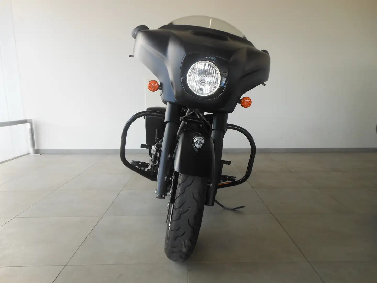 Indian Chieftain Dark Horse Black Smoke Noir - 1