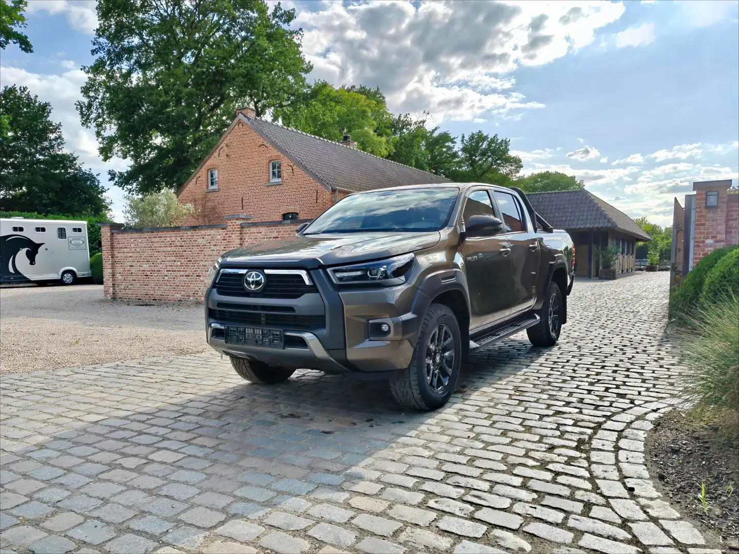 Toyota Hilux 2.8 D-4D 4WD Style Bronz - 1