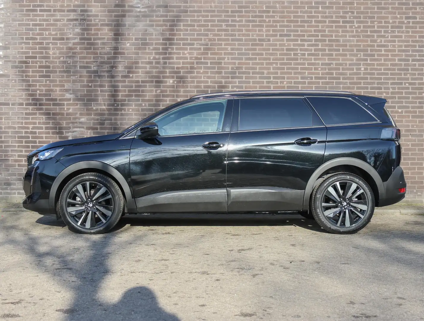 Peugeot 5008 SUV GT 130pk | Schuif-/Kanteldak | Stoelverwarming Schwarz - 2