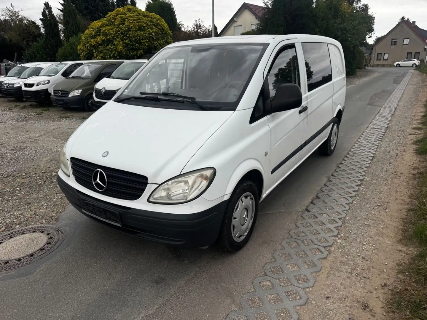 Mercedes-Benz Vito 111 CDI Mixto *Kasten + 5 Sitze* Weiß - 1