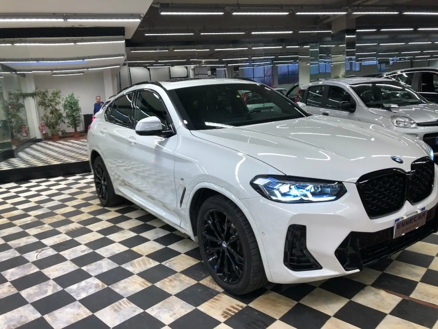 BMW X4 xDrive20d 48V Msport Weiß - 2