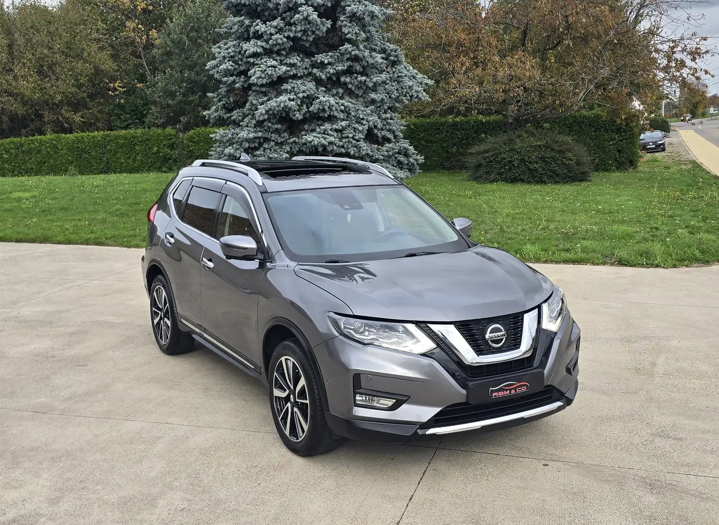 Nissan X-Trail 1.8d Aut. ** Cam 360° - Toit Pano ** GAR 12M Gris - 1
