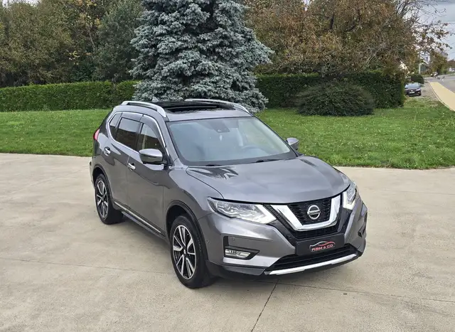 Nissan X-Trail 1.8d Aut. ** Cam 360° - Toit Pano ** GAR 12M