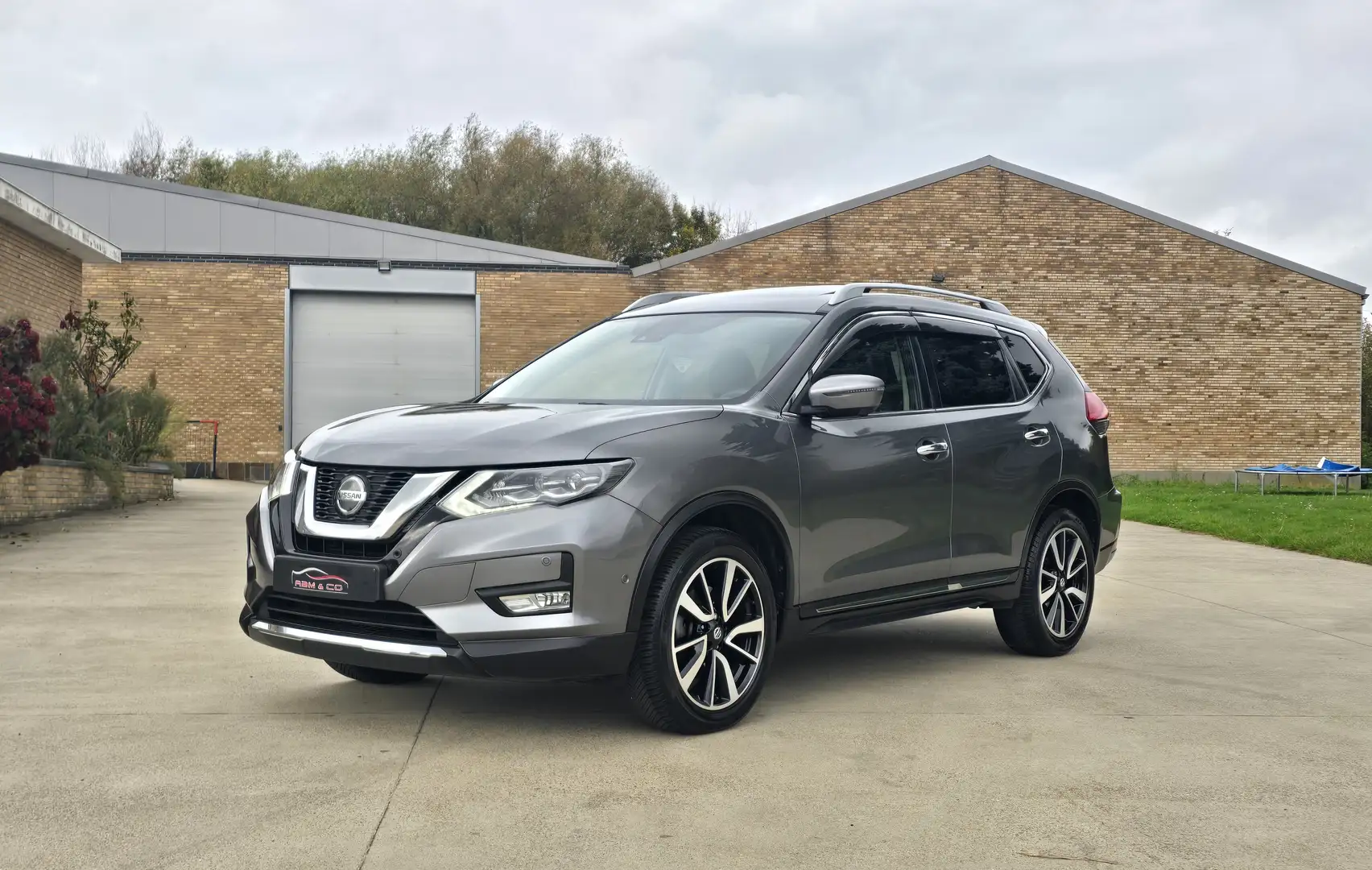 Nissan X-Trail 1.8d Aut. ** Cam 360° - Toit Pano ** GAR 12M Gris - 2