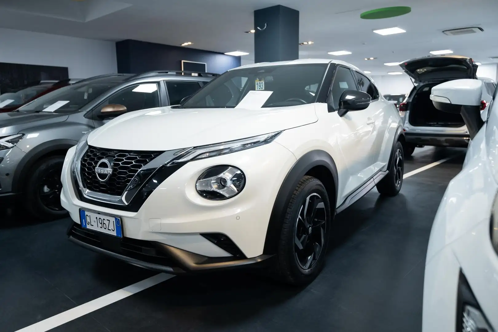 Nissan Juke 1.0 dig-t N-Connecta 114cv - 1
