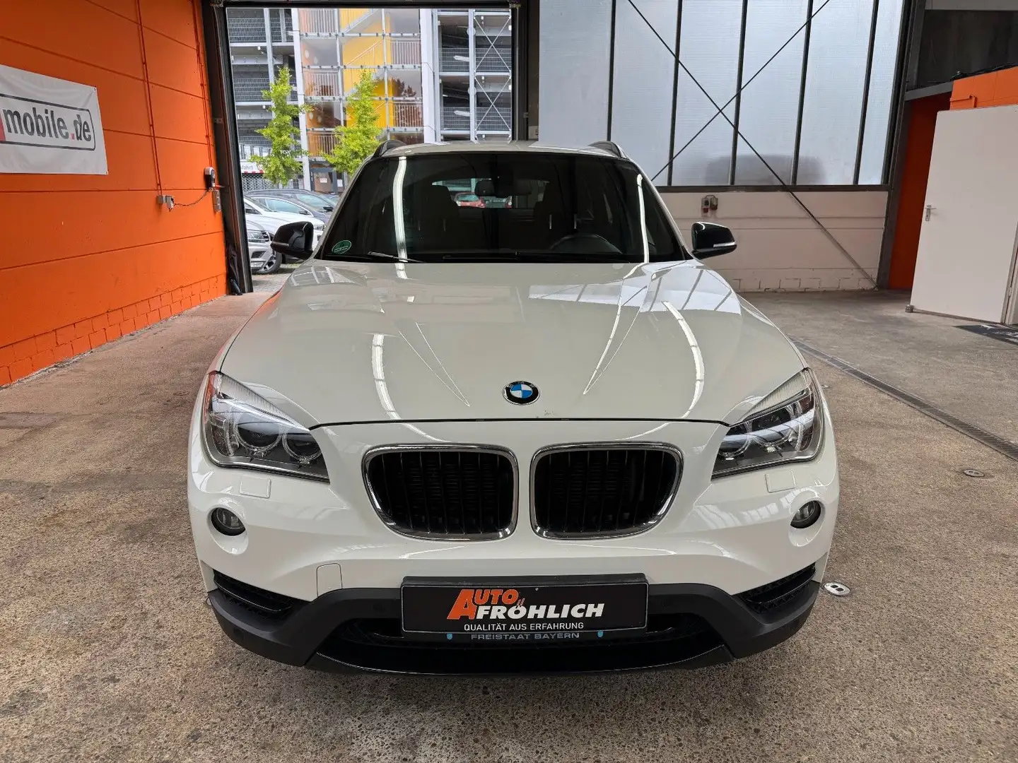 BMW X1 20d xDrive Sportline Automatik Navi Bi-Xenon Wit - 2