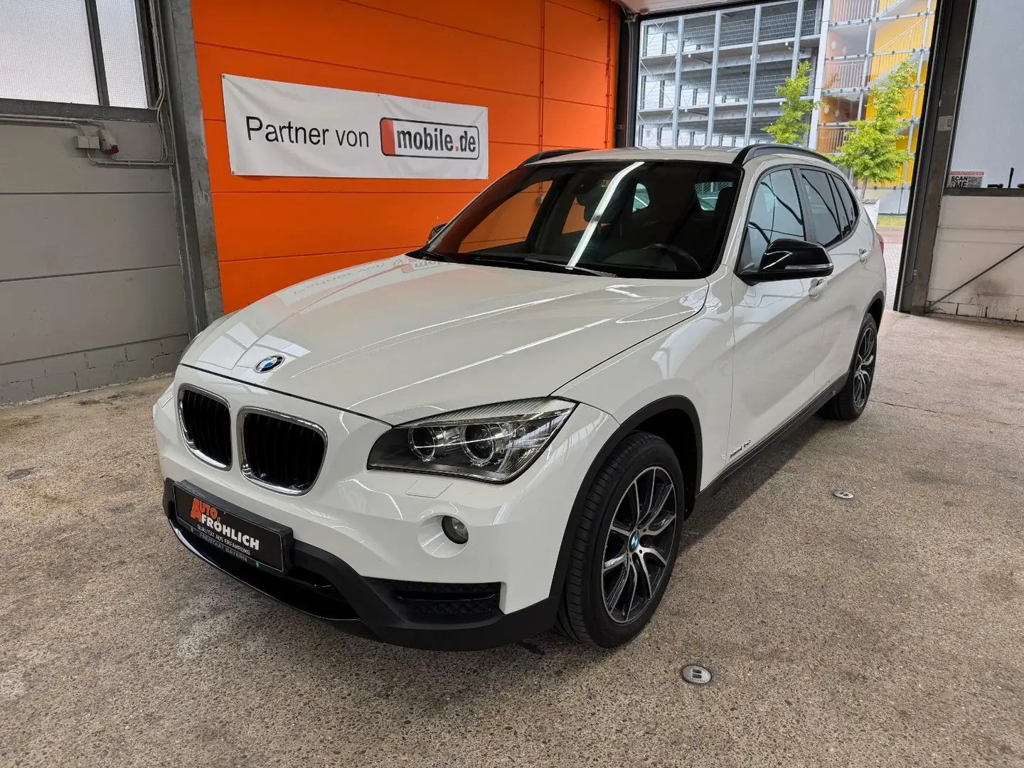 BMW X1 20d xDrive Sportline Automatik Navi Bi-Xenon Wit - 1