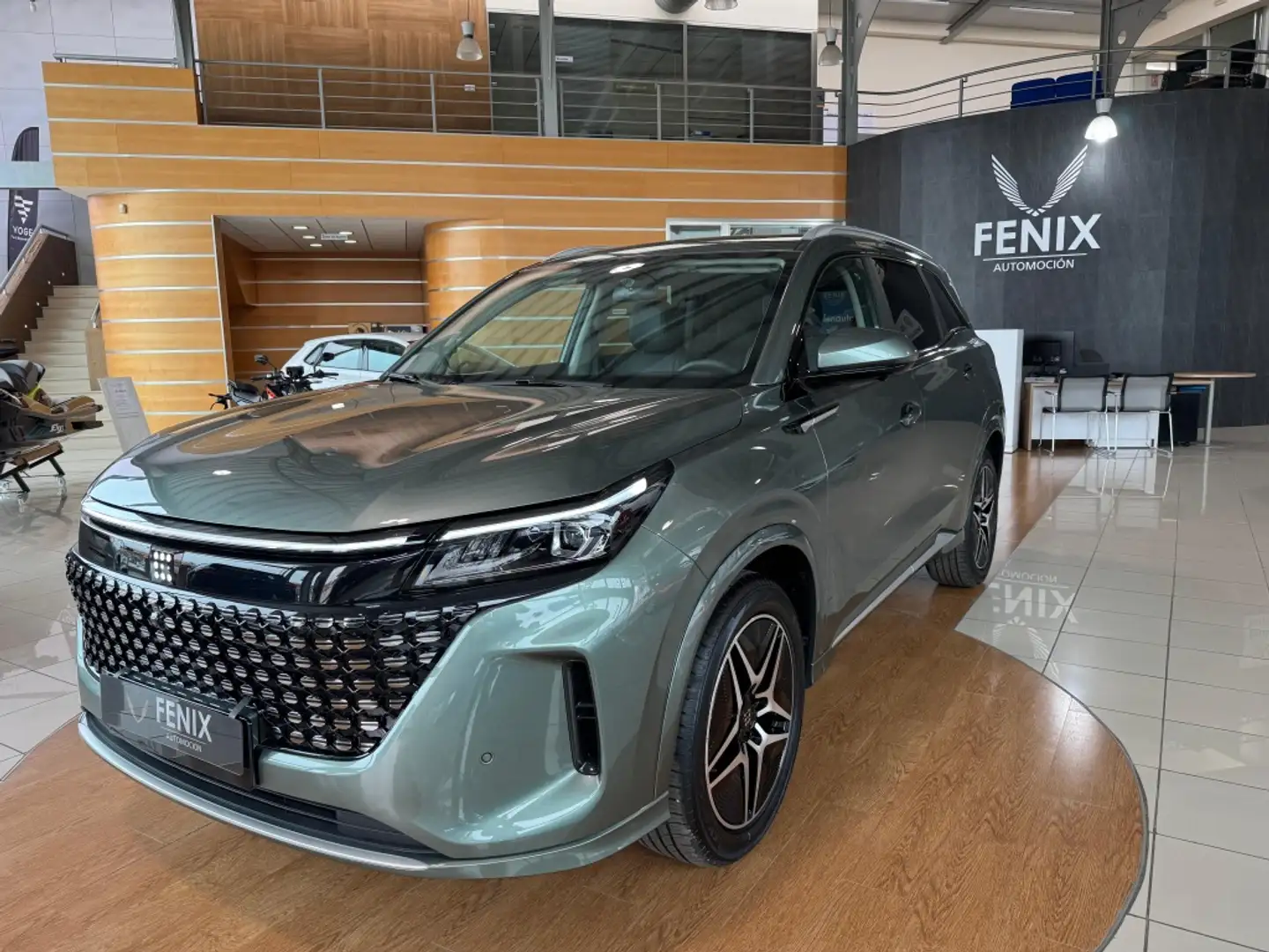 DFSK E5 Todoterreno Automático de 5 Puertas Verde - 1