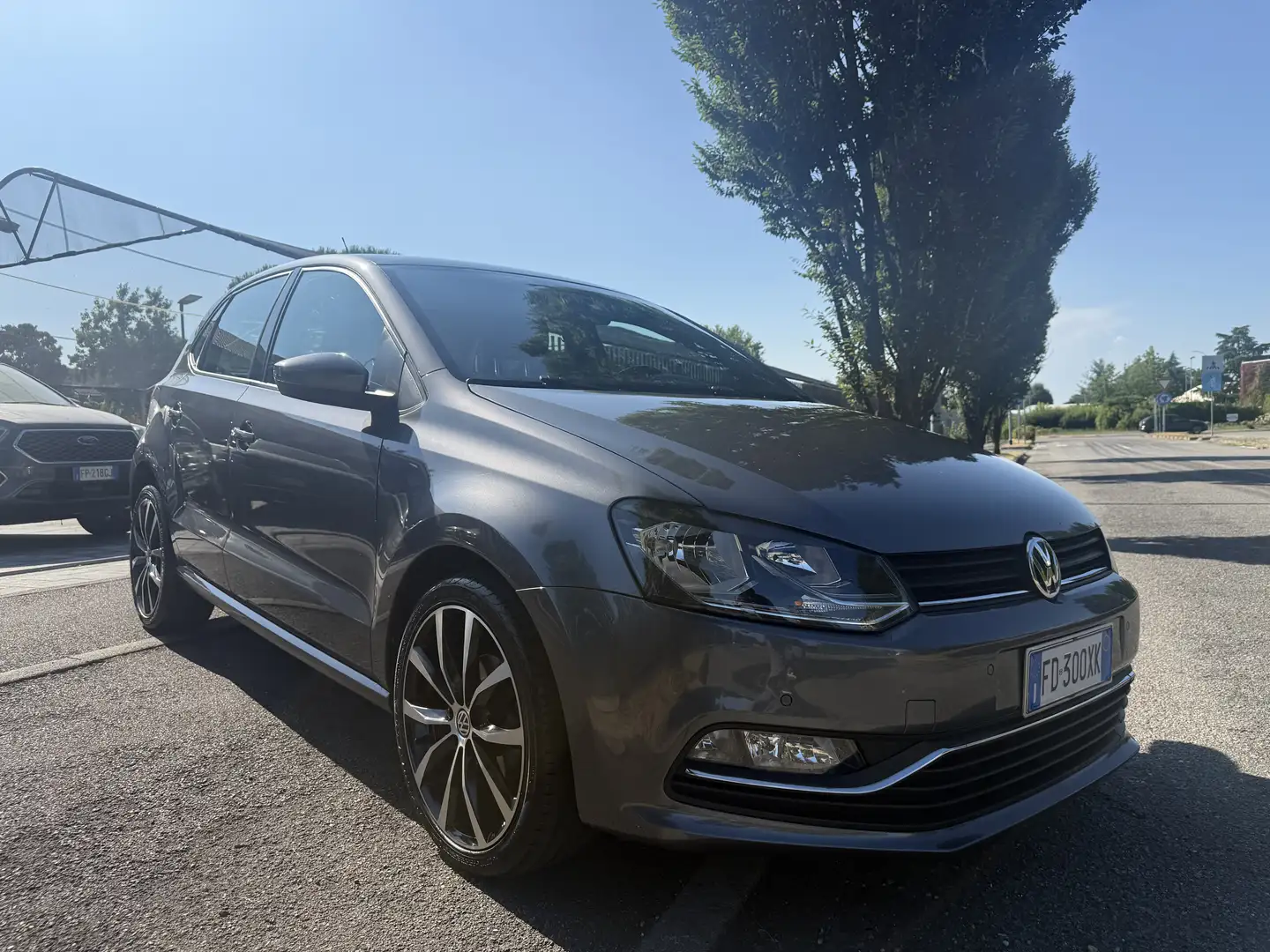 Volkswagen Polo 5p 1.2 tsi bm Comfortline Per Neopatentati Gris - 1