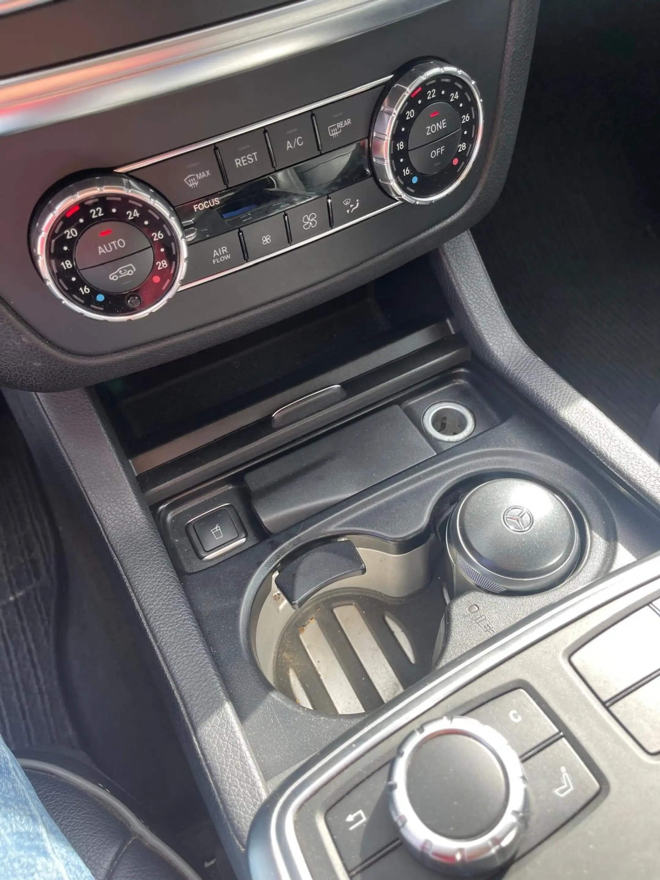 Mercedes-Benz GL 350 GL 350 BlueTec 4Matic (166.824) — photo 12