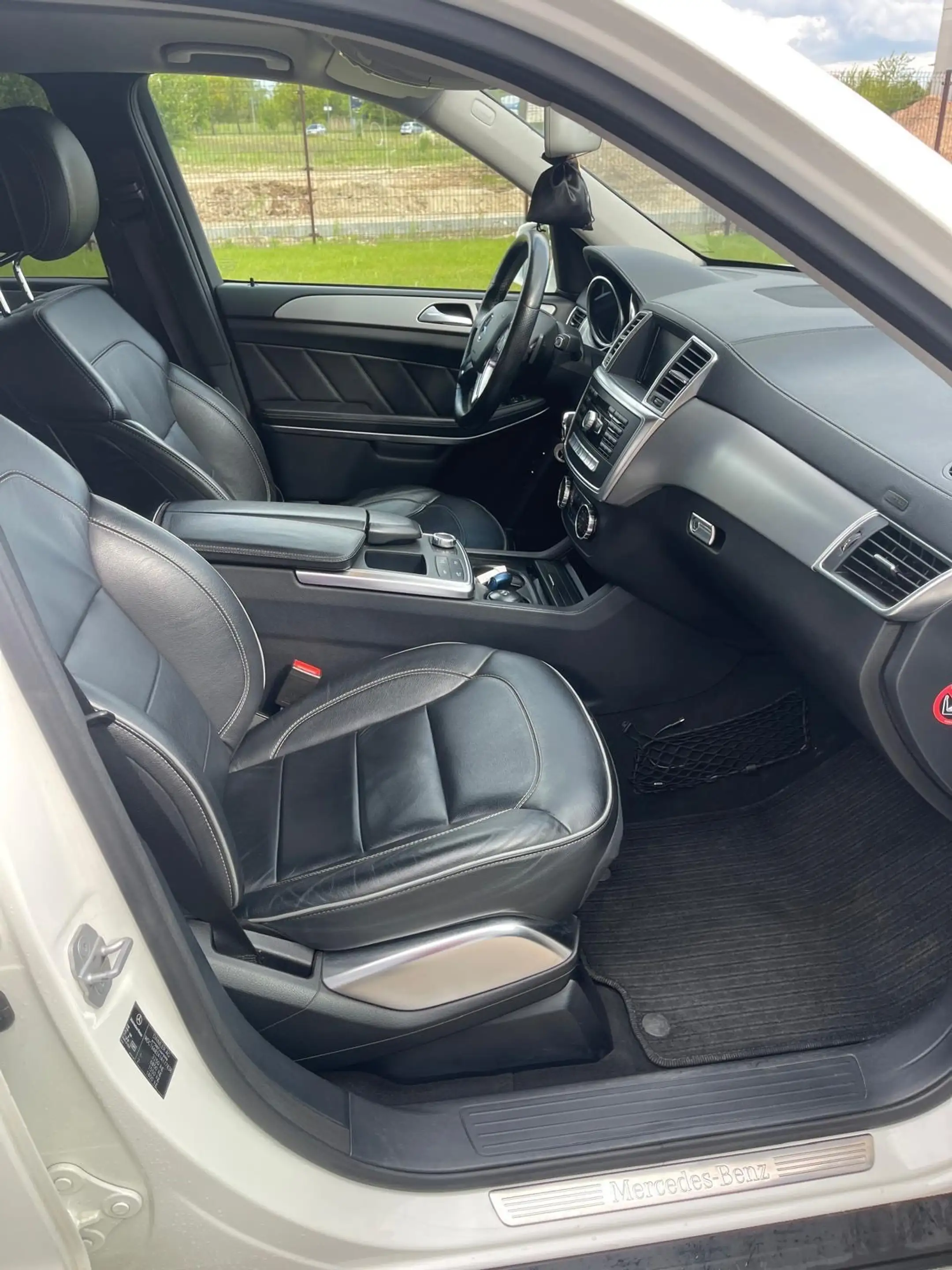 Mercedes-Benz GL 350 GL 350 BlueTec 4Matic (166.824) — photo 9