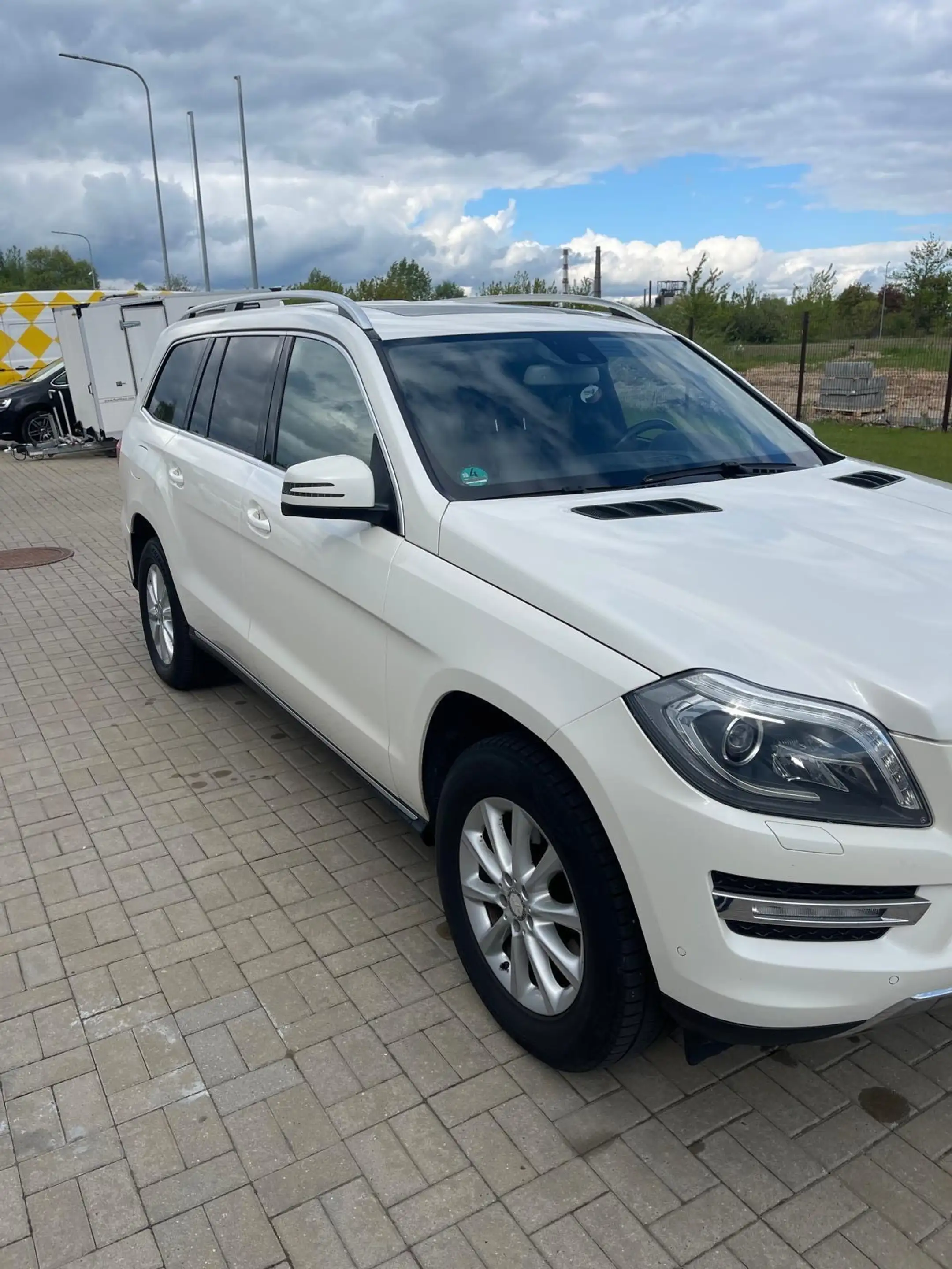 Mercedes-Benz GL 350 GL 350 BlueTec 4Matic (166.824)