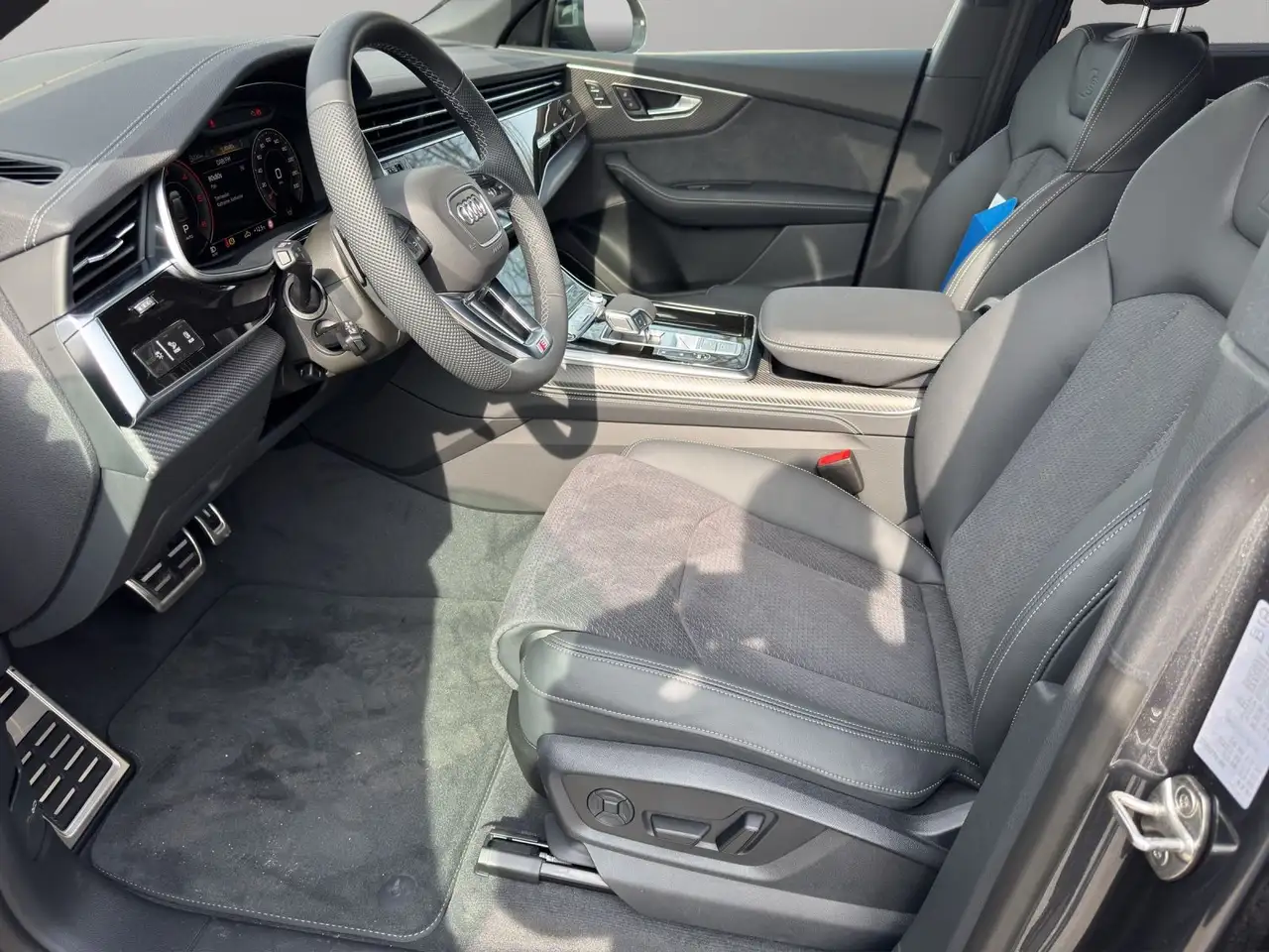 Audi Q8 SUV TDI quattro tiptronic+PANO+AHK+HEAD-UP 9