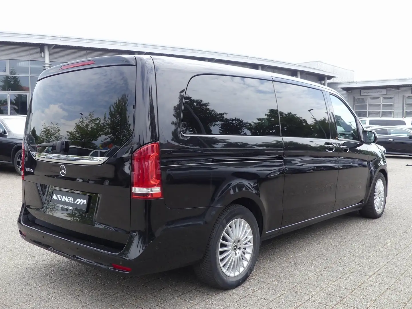 Mercedes-Benz V 300 d Avantgarde Edition Extralang Standhzg. Schwarz - 2