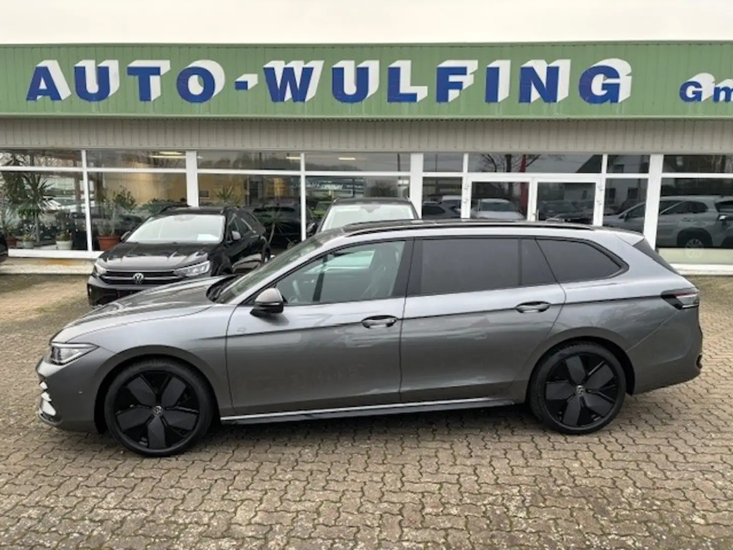 Volkswagen Passat Variant 2.0 TDI-4-Motion R-Line Black +++ Gri - 1