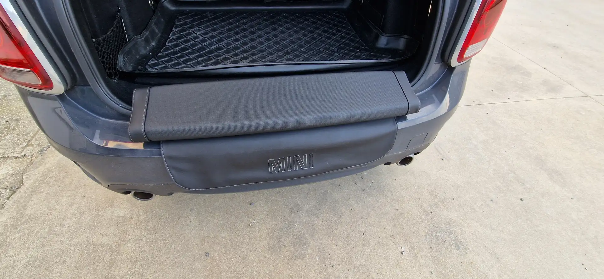 MINI Cooper SD Countryman Mini+Countryman+F60+2017+2.0+Boost+all4+auto+my18 Gris - 2