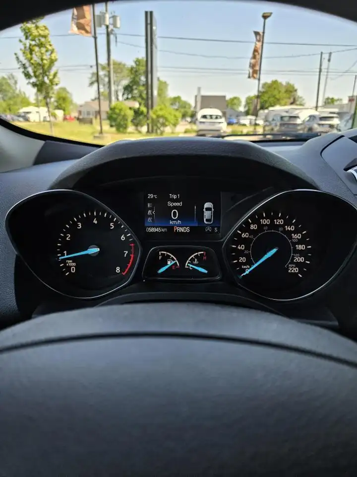 Ford Escape снимка Ford Escape