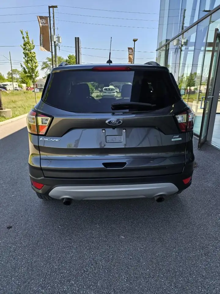Ford Escape снимка Ford Escape