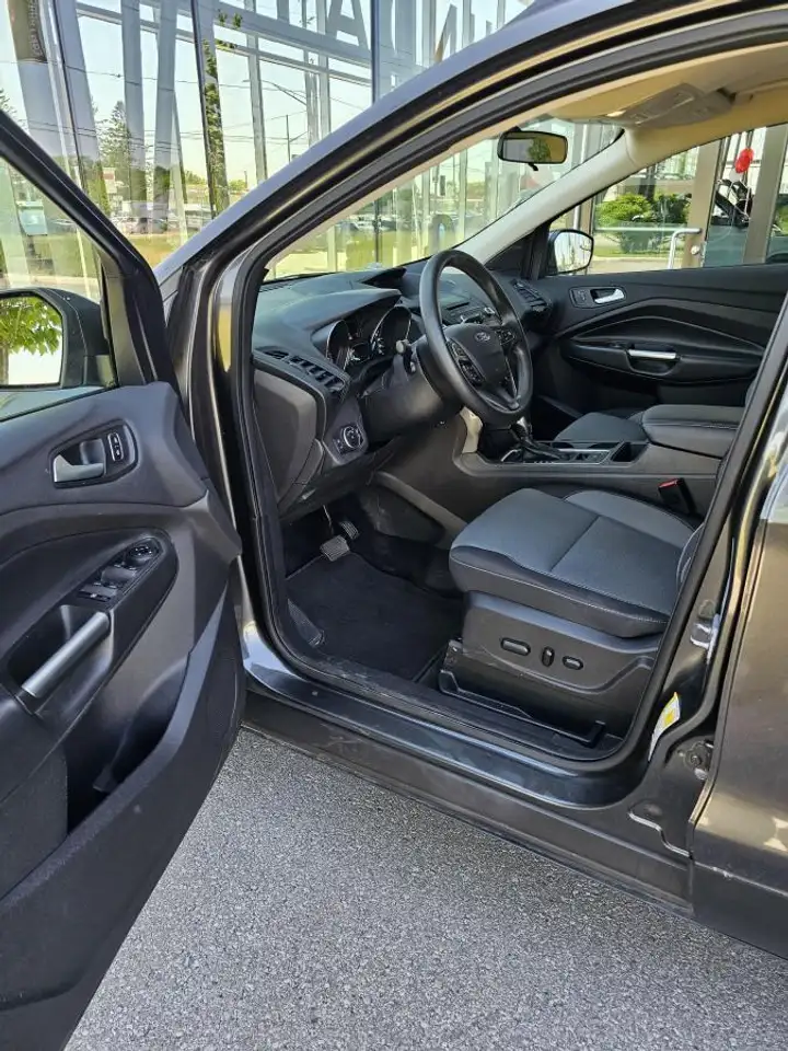 Ford Escape снимка Ford Escape