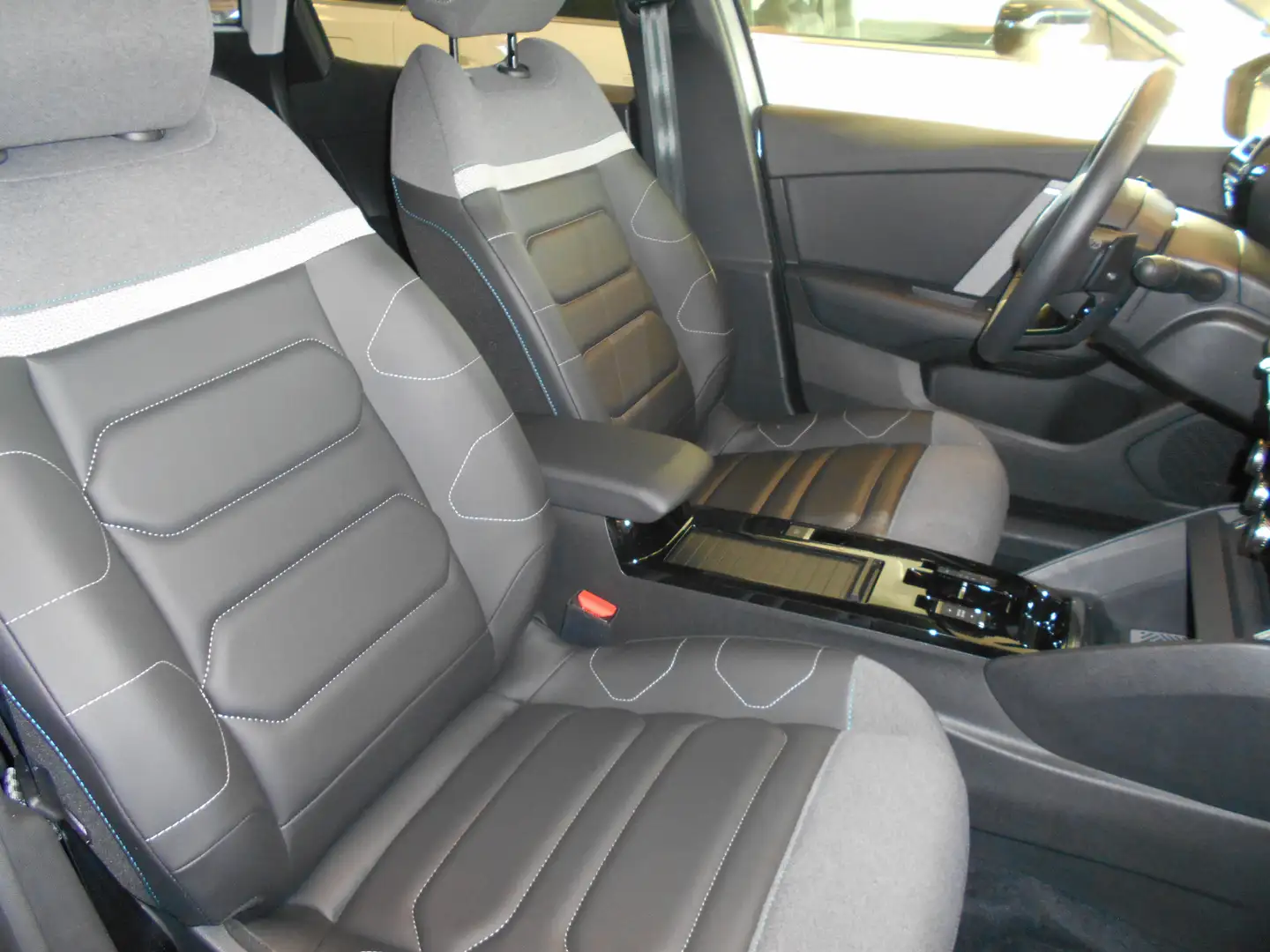 Citroen C4 1.5 BlueHDi Shine Pack S Gris - 2