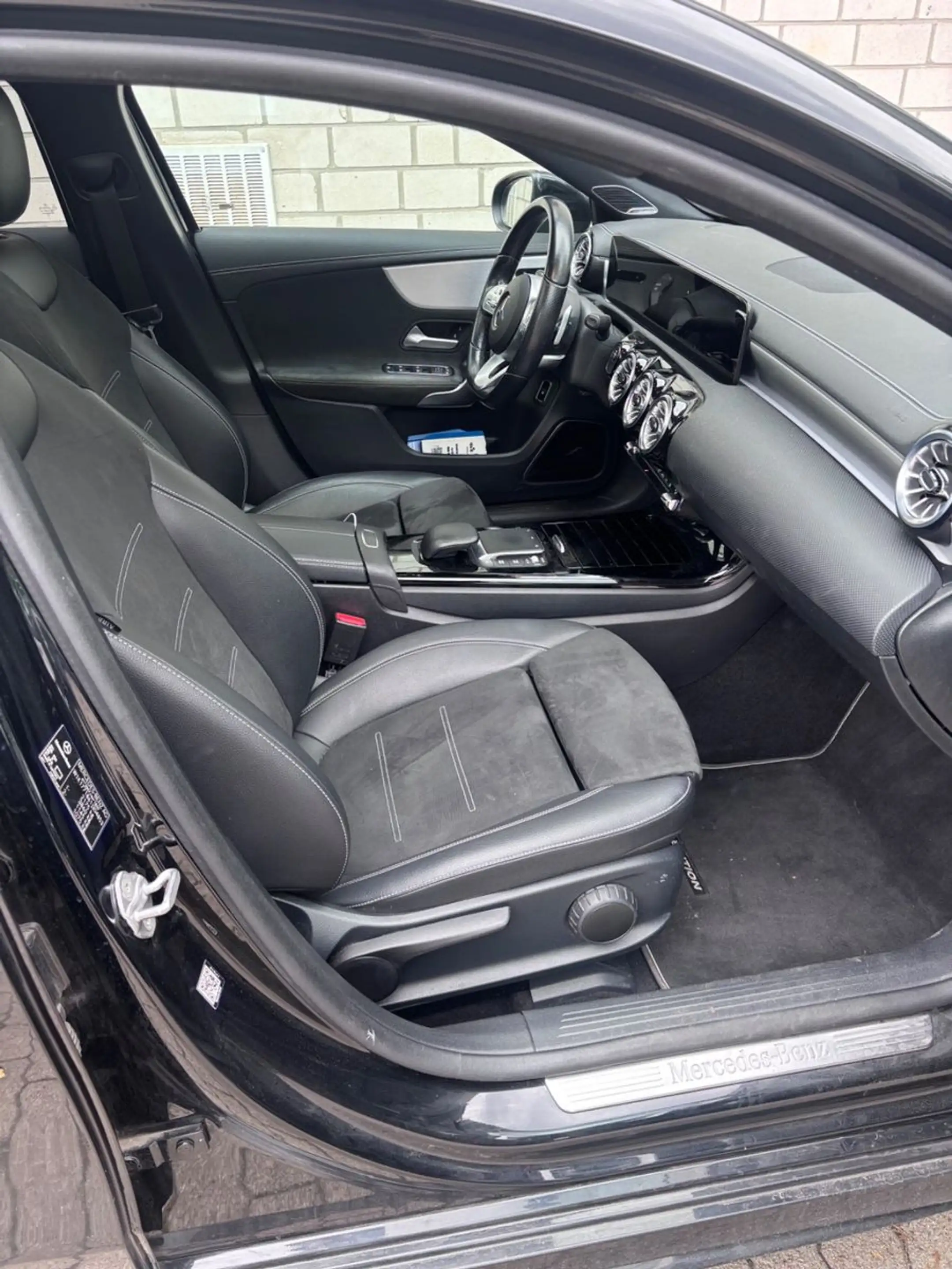Mercedes-Benz A 250 e Lim AMG Edition Pano/RFK/DisT/Burmester — photo 18