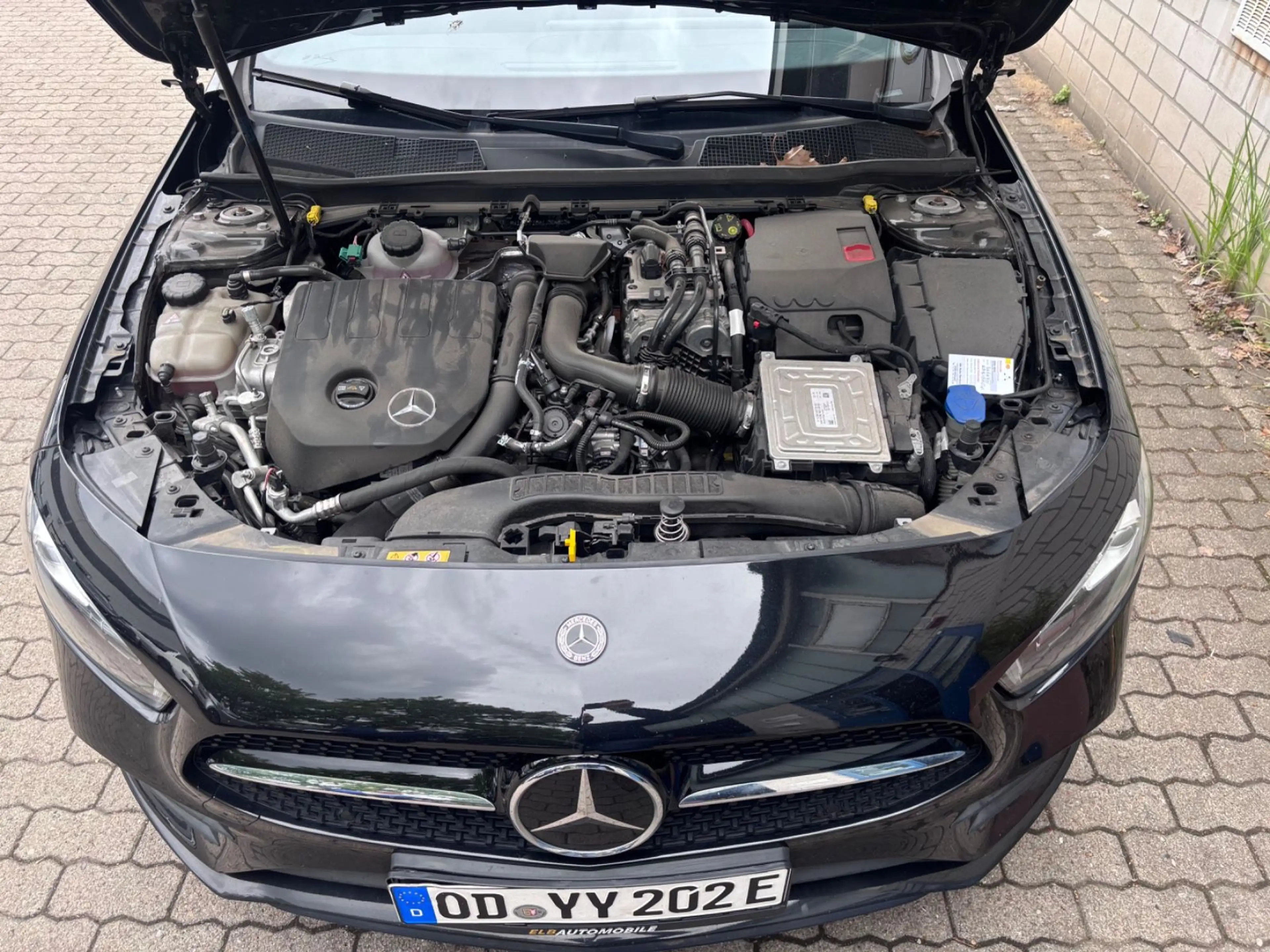 Mercedes-Benz A 250 e Lim AMG Edition Pano/RFK/DisT/Burmester — photo 8