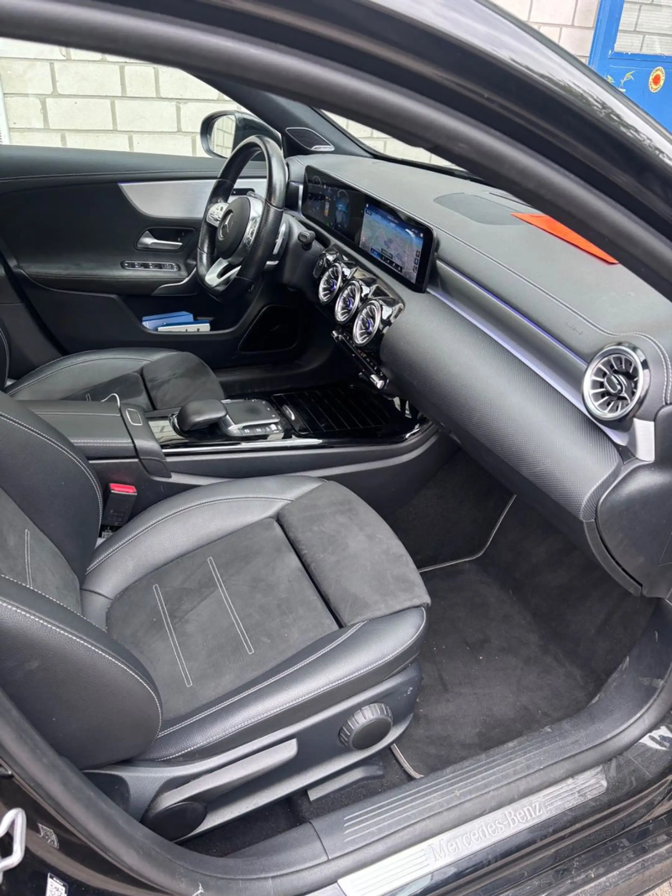 Mercedes-Benz A 250 e Lim AMG Edition Pano/RFK/DisT/Burmester — photo 16