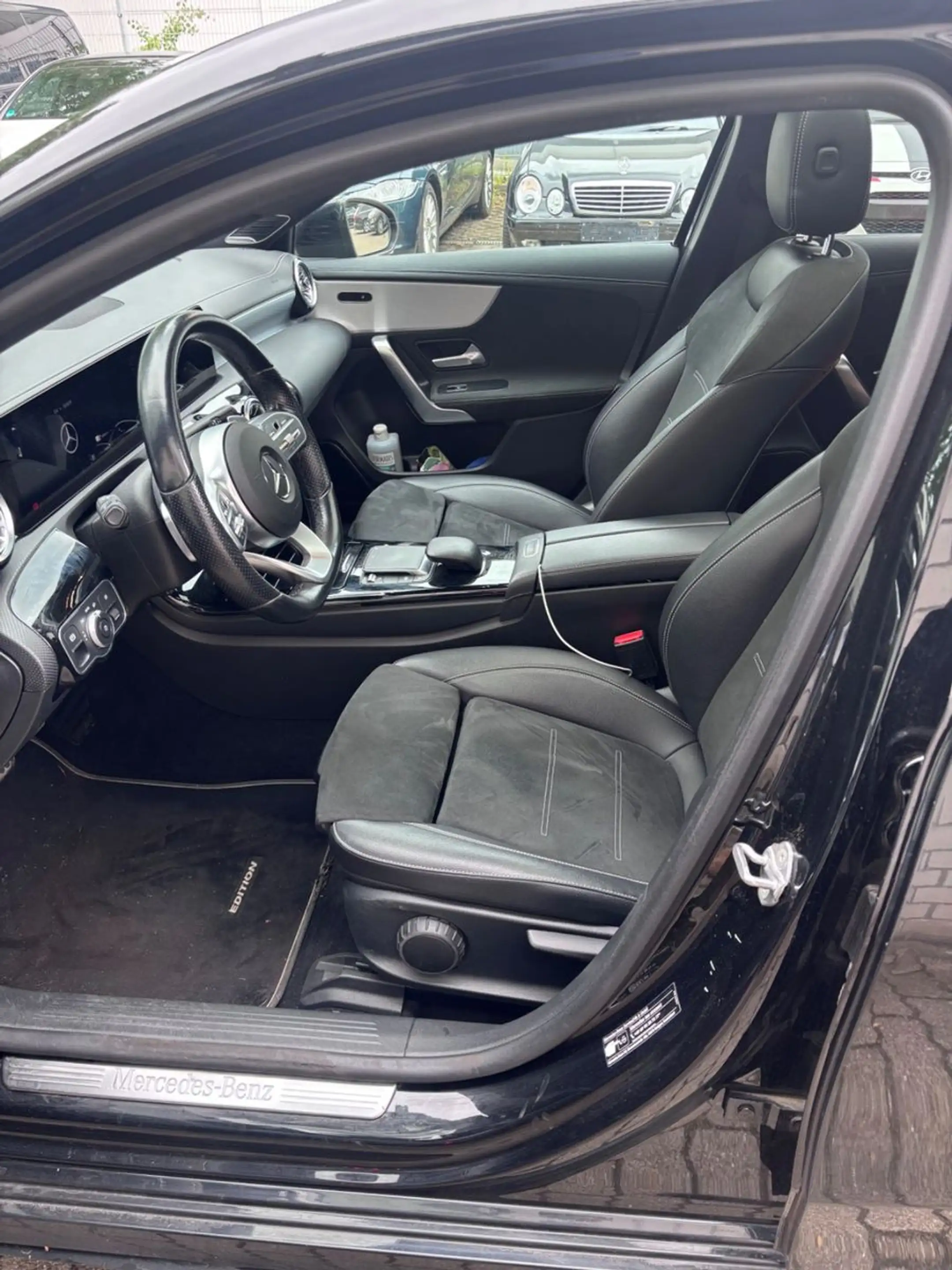 Mercedes-Benz A 250 e Lim AMG Edition Pano/RFK/DisT/Burmester — photo 11