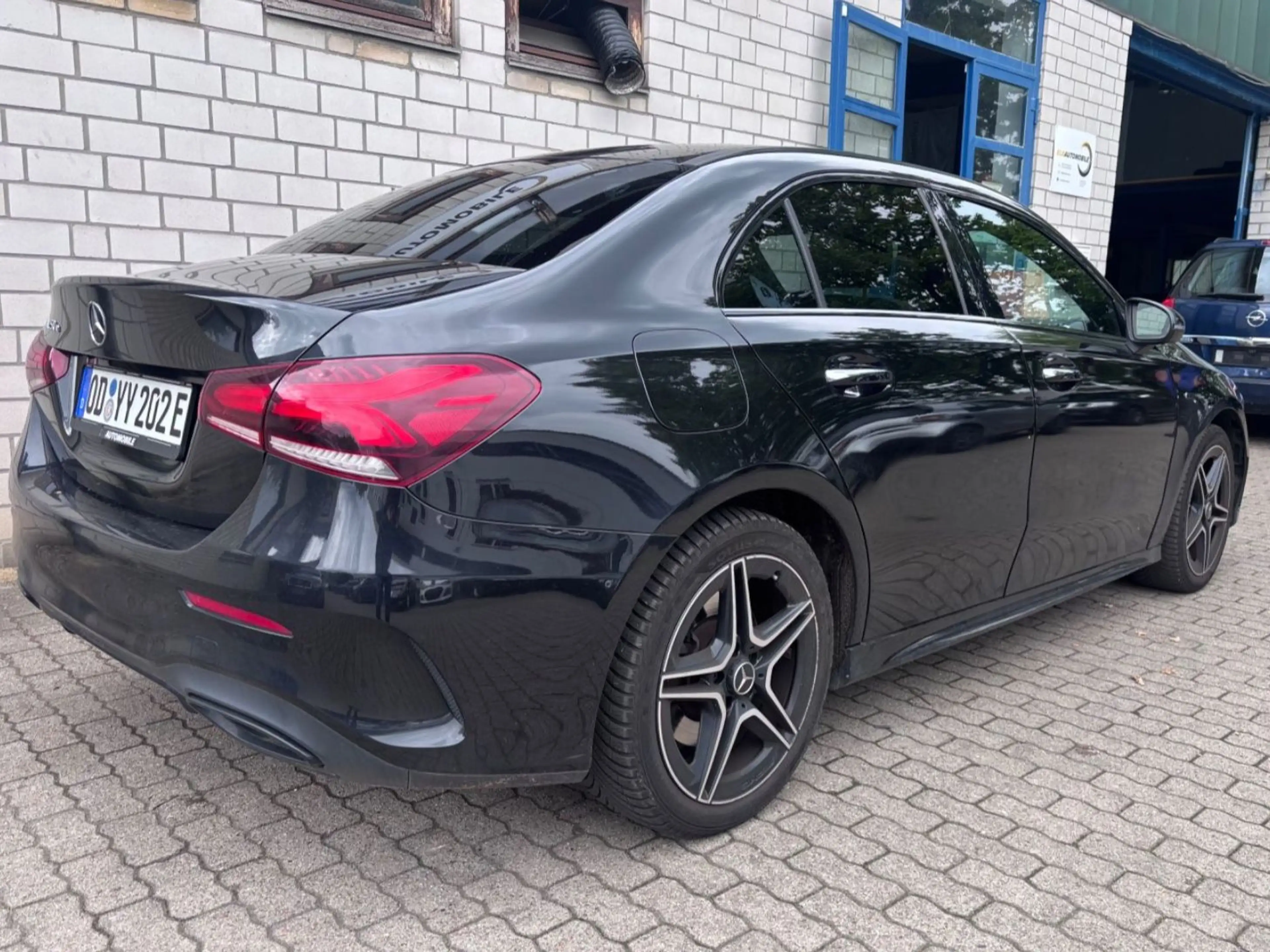 Mercedes-Benz A 250 e Lim AMG Edition Pano/RFK/DisT/Burmester — photo 3